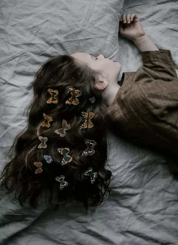 Sleep vs. Caffeine: Who Wins the Battle of the Brain? ☕🧠💤